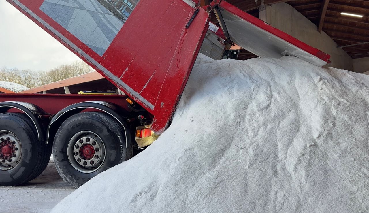 Het zout in Breda wordt aangevuld (foto: Omroep Brabant).