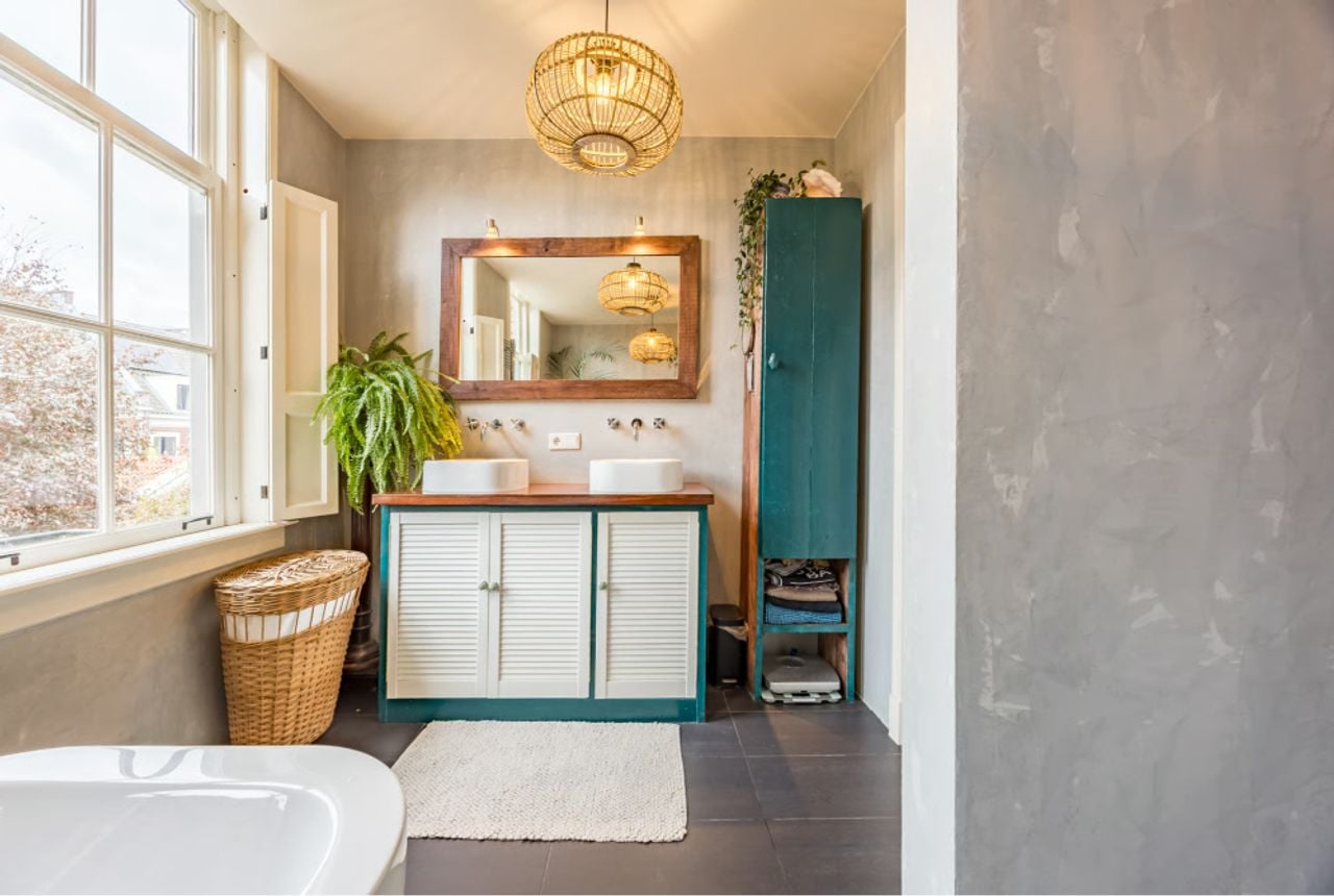 De badkamer (foto: Hans Janssen Makelaars Grave).