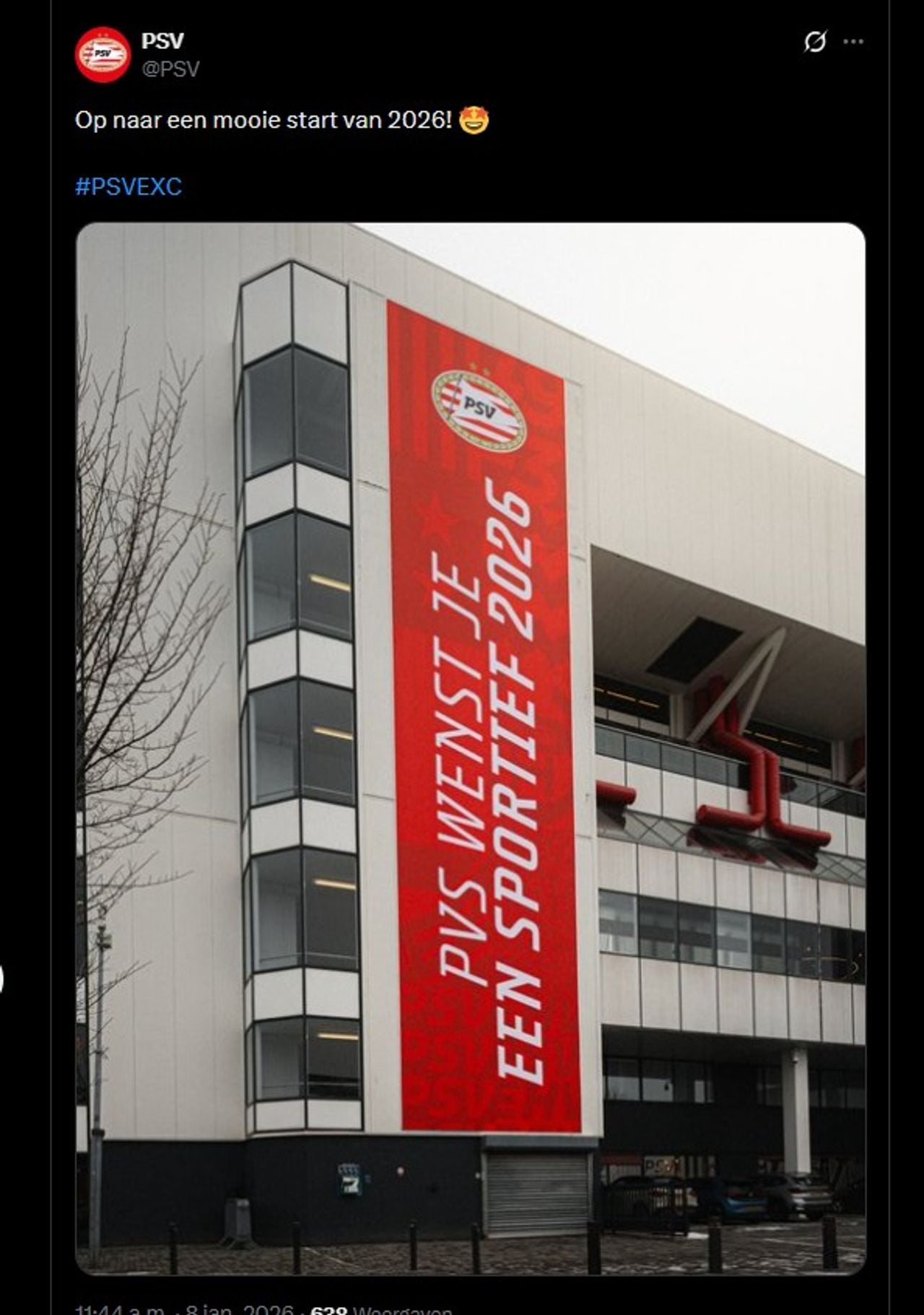 De tweet van PSV met het spandoek