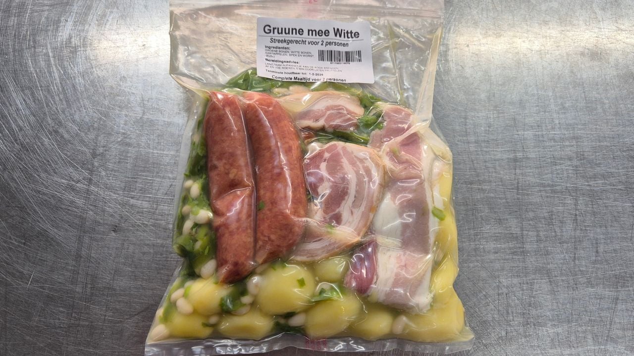 Een voorverpakte maaltijd 'Gruune mee Witte' (foto: Niek de Bruijn)