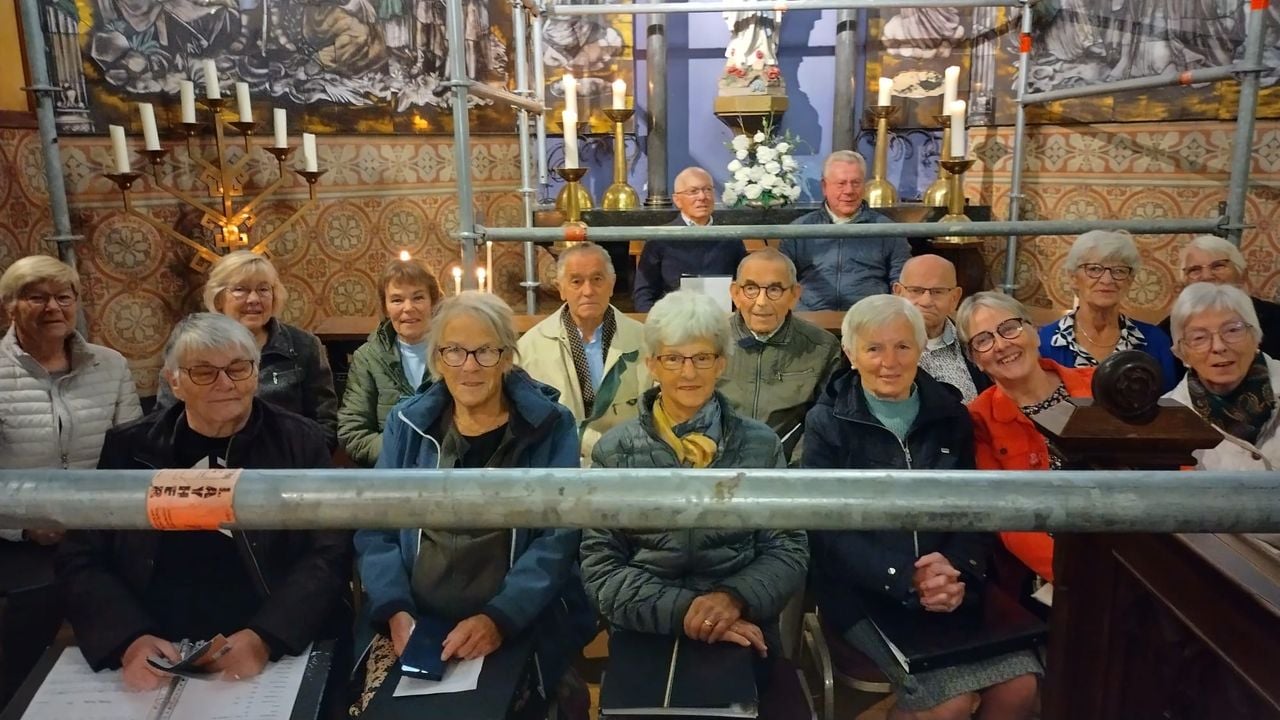 De mis tussen de steigers in de kerk tijdens de verbouwing (foto: Heilige Martinuskerk)