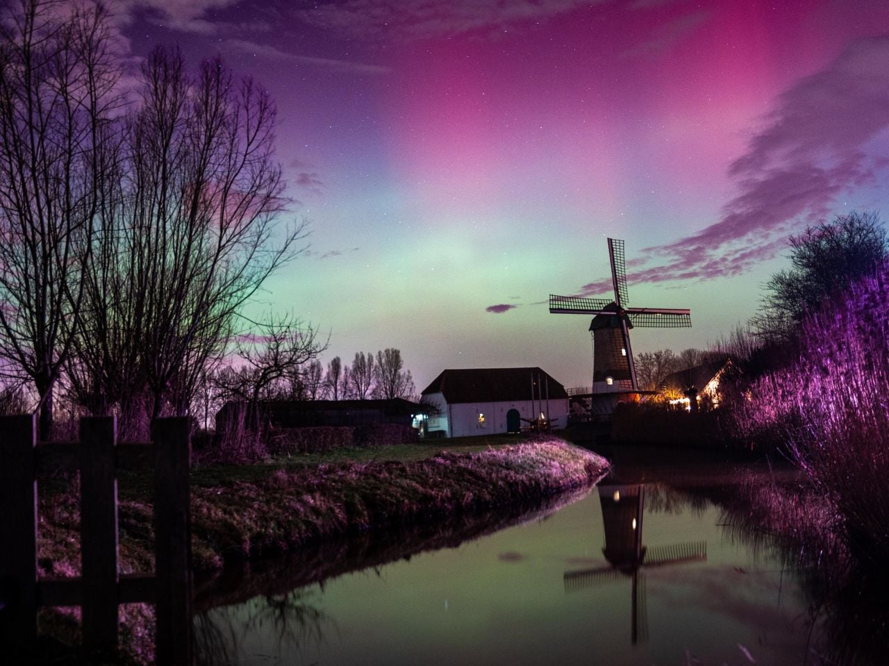 De Kilsdonkse Molen in het noorderlicht, een plaatje (Willem-Mathijs van der Aa).