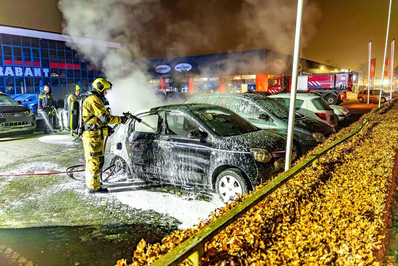 Hoe de brand is ontstaan, is niet duidelijk (foto: Lucas Lammers / Persbureau Heitink).