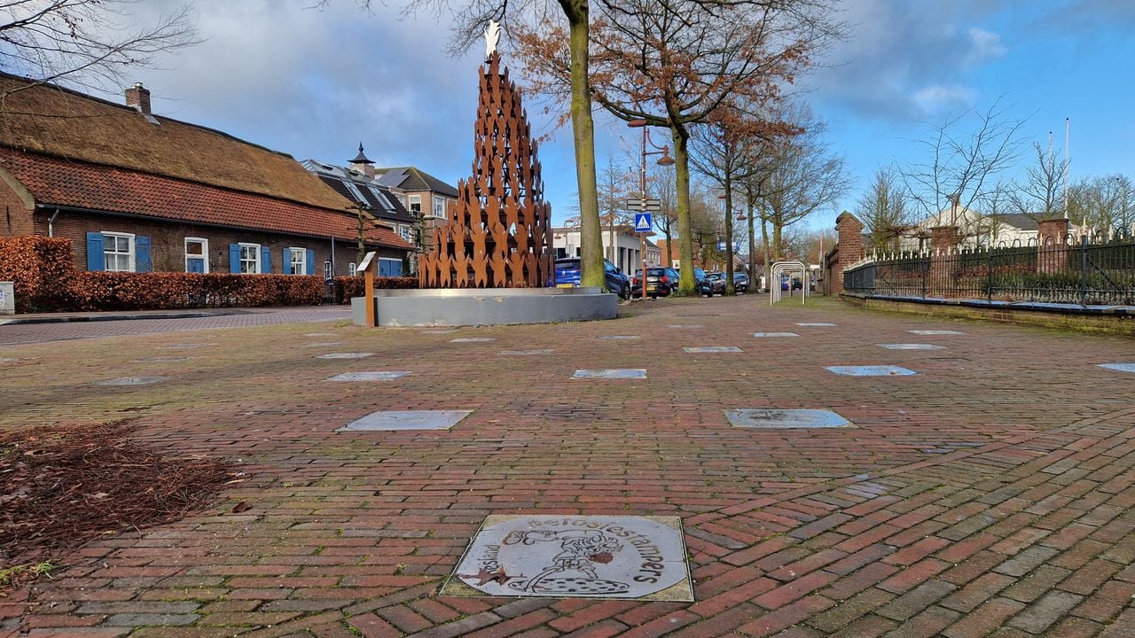 Een stukje van de Walk of Fame met het Moeslands monument (foto: Tom Berkers)