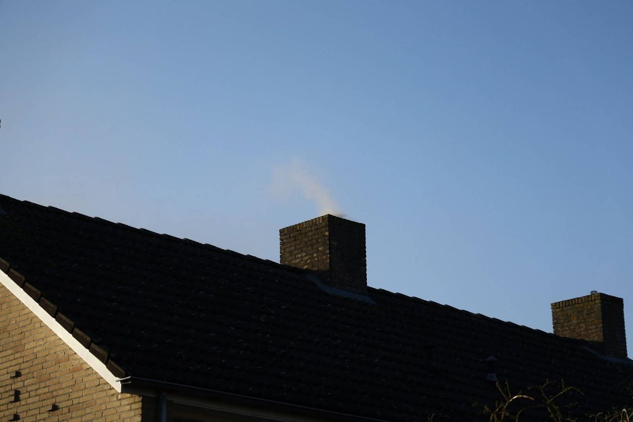 De brand woedde in de keuken (foto: Saskia Kusters / Persbureau Heitink).