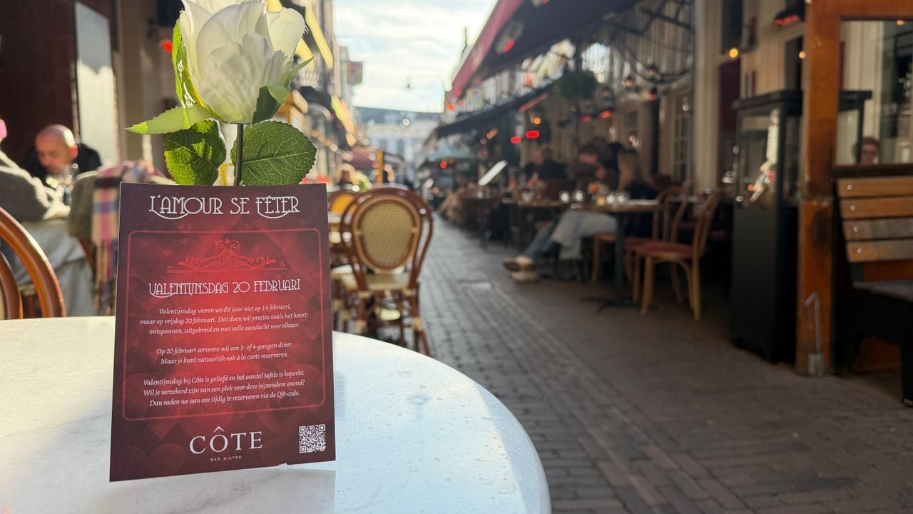 In de Korte Putstraat in Den Bosch kun je vanwege carnaval dit jaar Valentijnsdag op 20 of 25 februari vieren (foto: Ruud Ritzen). 