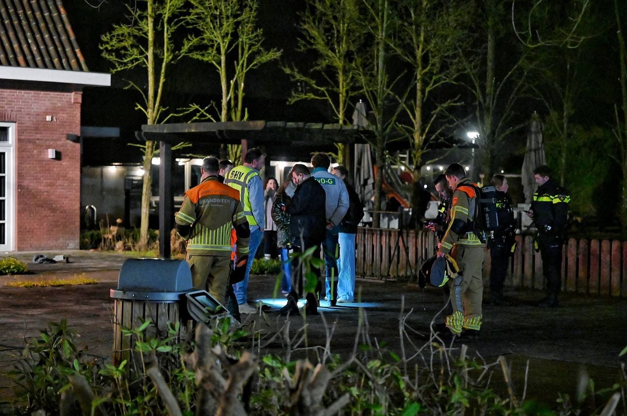 Mogelijk brandstichting in woonzorginstelling, bewoners geëvacueerd (foto: Toby de Kort / Persbureau Heitink)