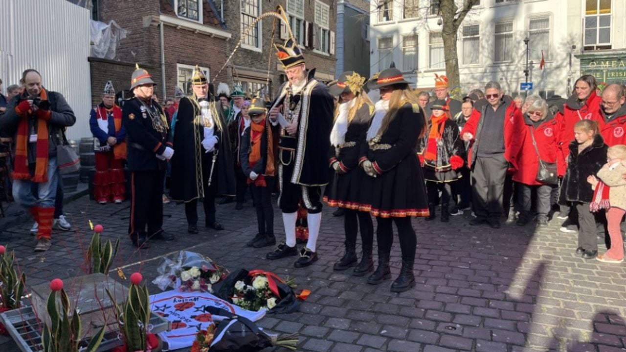Zo'n tweehonderd mensen waren zondag bij de herdenking (foto: Omroep Brabant).