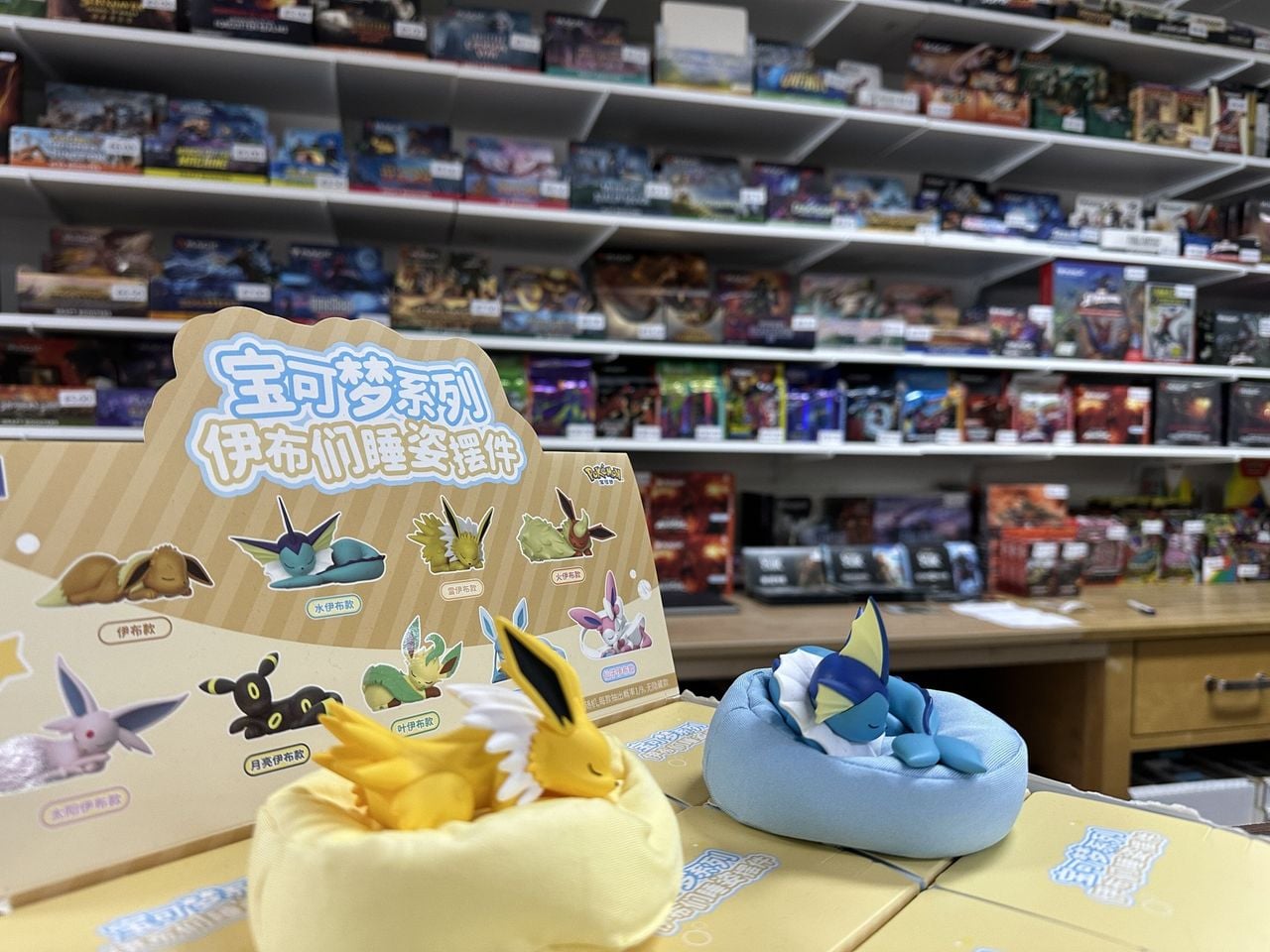 Vele Pokemons zijn te vinden bij spellenwinkel Gameforce in Eindhoven (foto: Bridget Spoor).