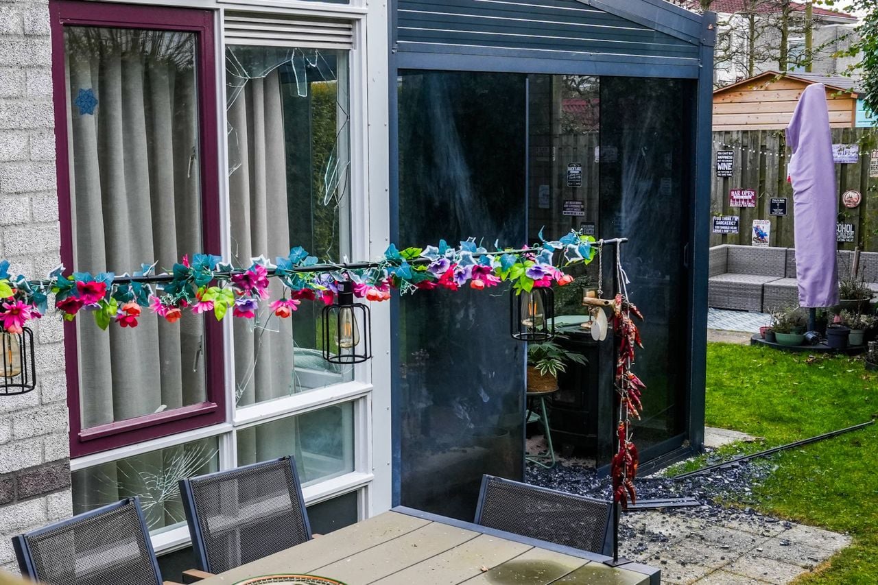 Kapotte ramen (foto: Persbureau Heitink).