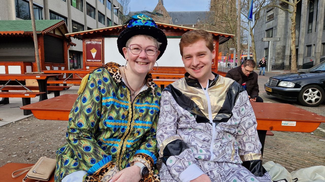 Moeder en zoon samen naar 3 Uurkes Vurraf (foto: Tom Berkers).