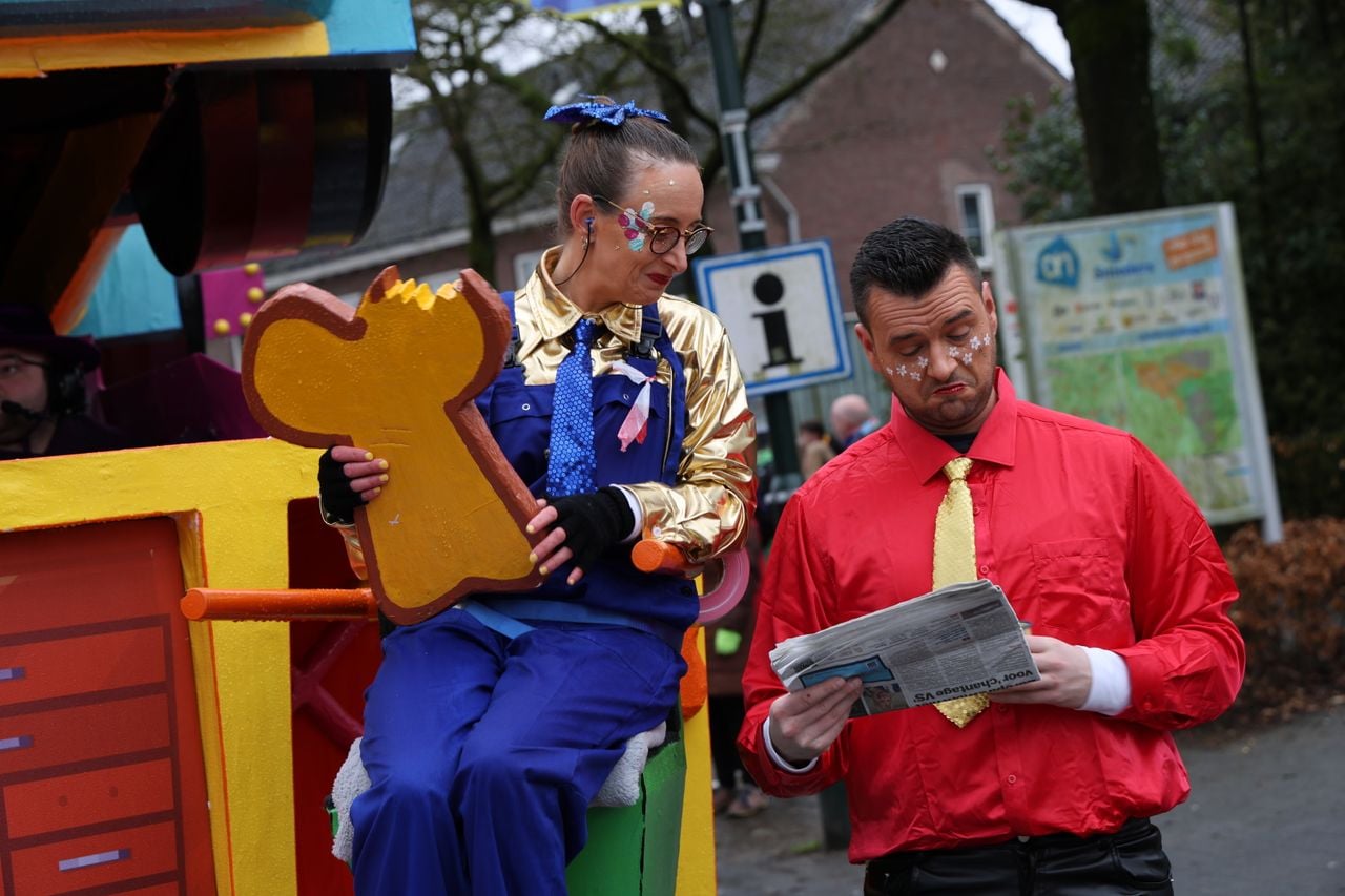 Boterham en een krantje (foto: Karin Kamp).