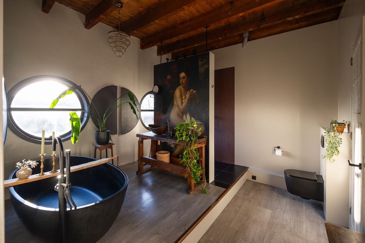 De badkamer (foto: Van der Sande Makelaars).