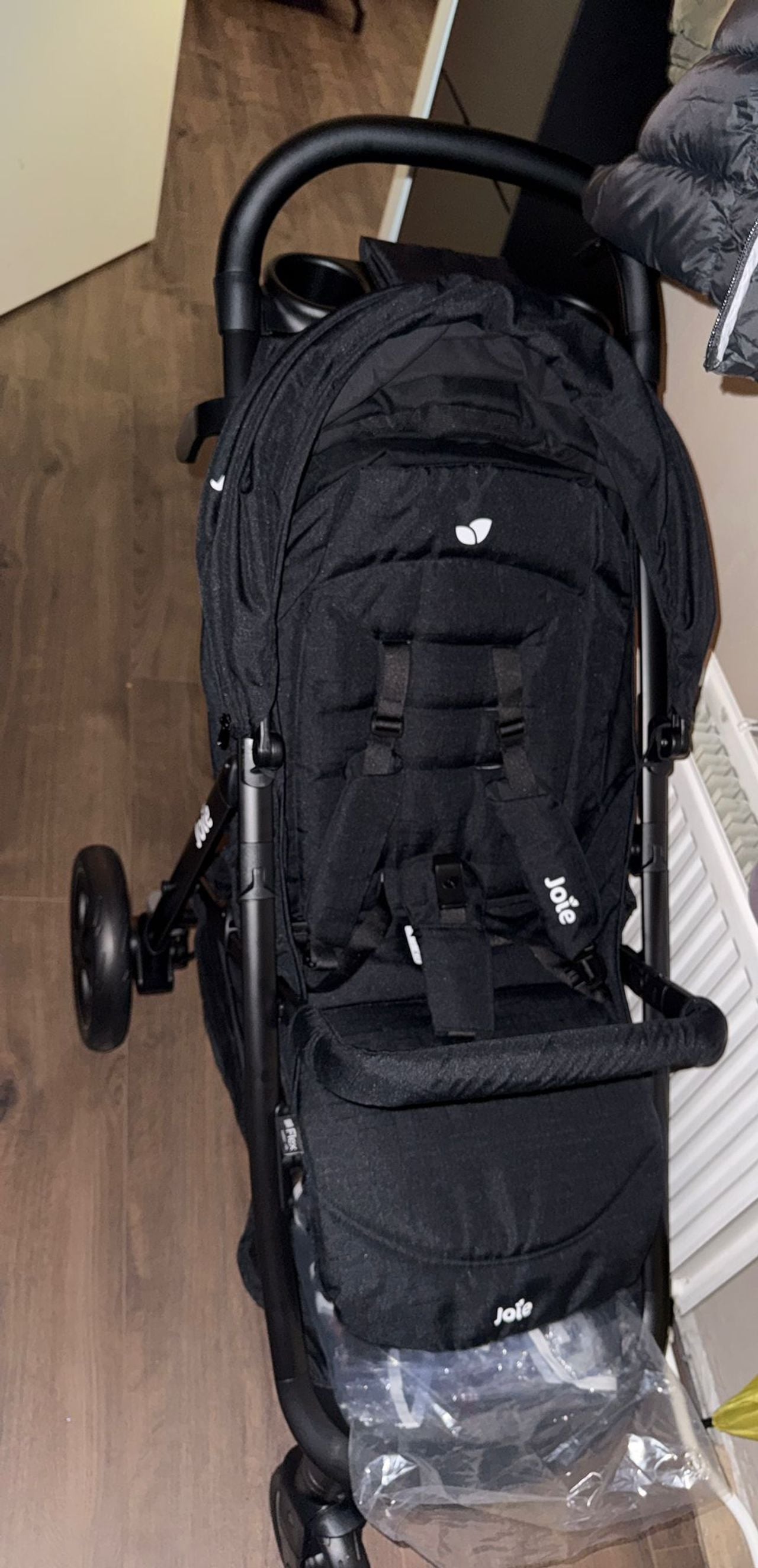 De kinderwagen die gestolen is (foto: Naomi de Brouwer).