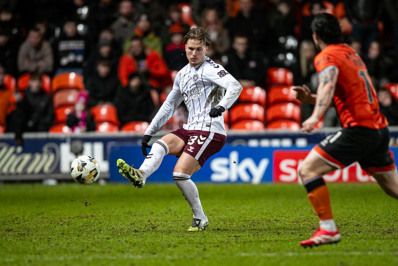 Jordi Altena in het shirt van Hearts (foto: Heart of Midlothian).