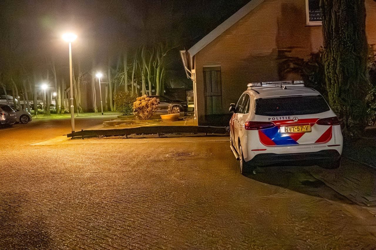De politie kon vlak na de overval in Deurne drie verdachten aanhouden (foto: Harrie Grijseels/Persbureau Heitink).