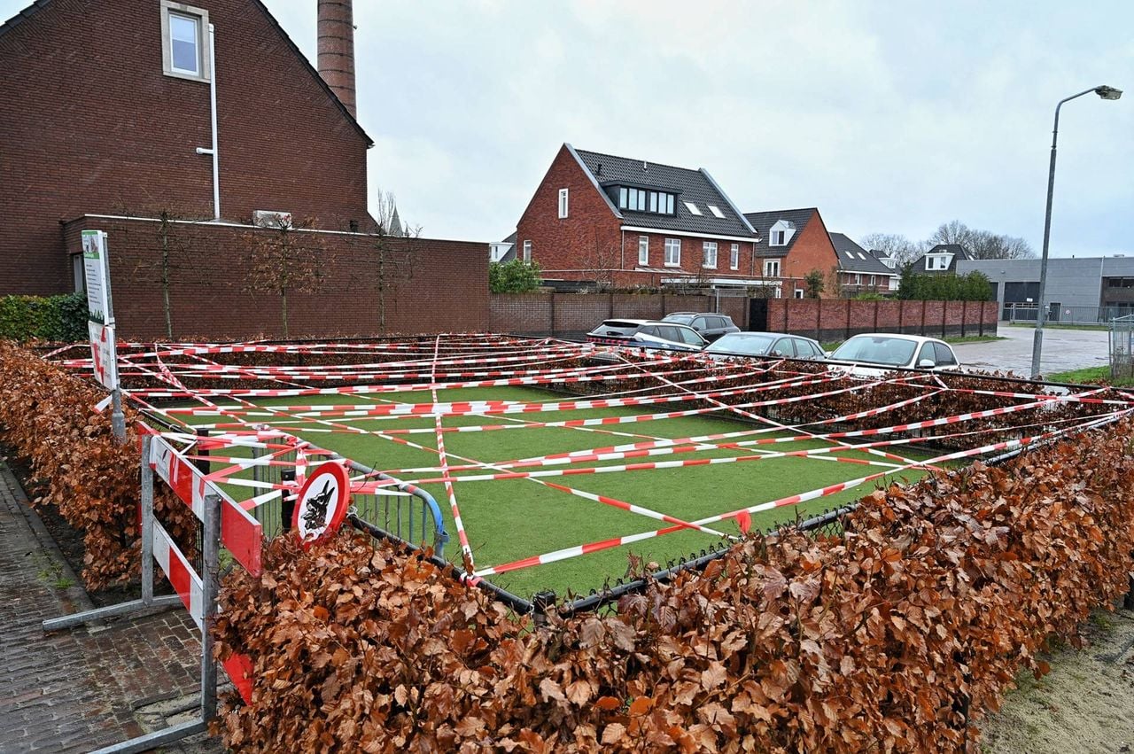 De gemeente Oisterwijk plaatste eerder lint bij het pannaveldje (foto: persbureau Heitink).