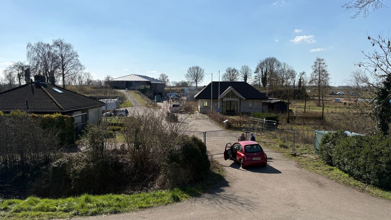 Een deel van de feestgangers verlaat de camping zondag pas (foto: Imke van de Laar).