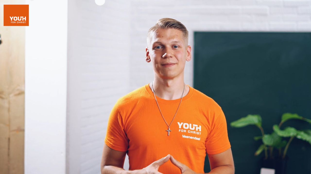 Beeld uit de YfC-video over hoe je jongeren moet bekeren.