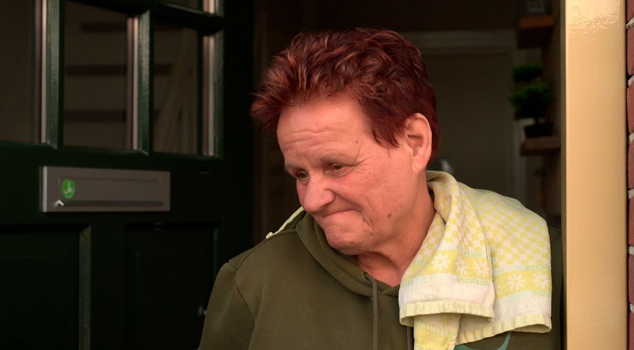 Deze buurvrouw heeft haar twijfels bij de uitbreiding van het stadion (beeld: Omroep Brabant).