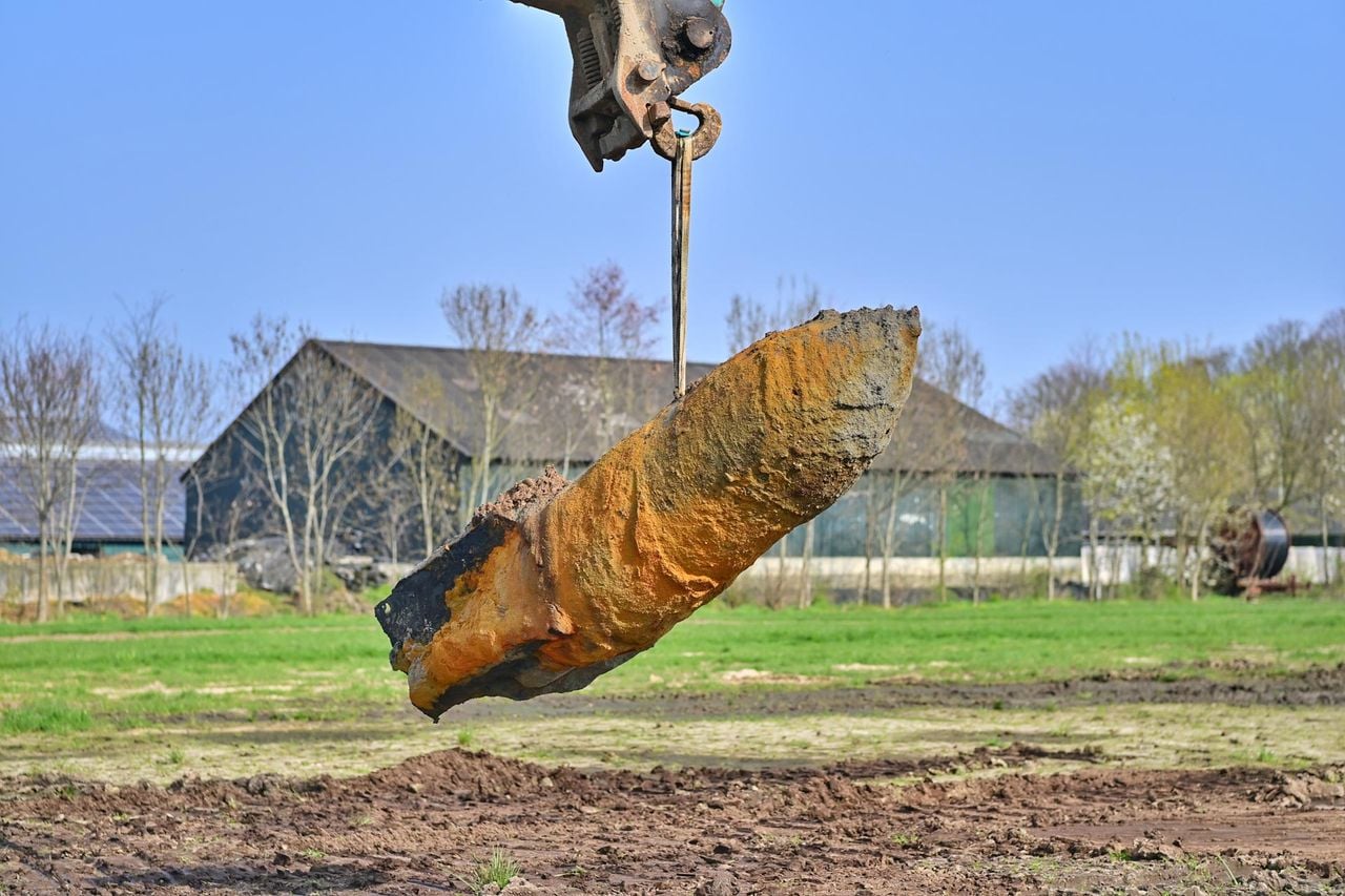 De in Knegsel gevonden bom (foto: Rico Vogels/SQ Vision).