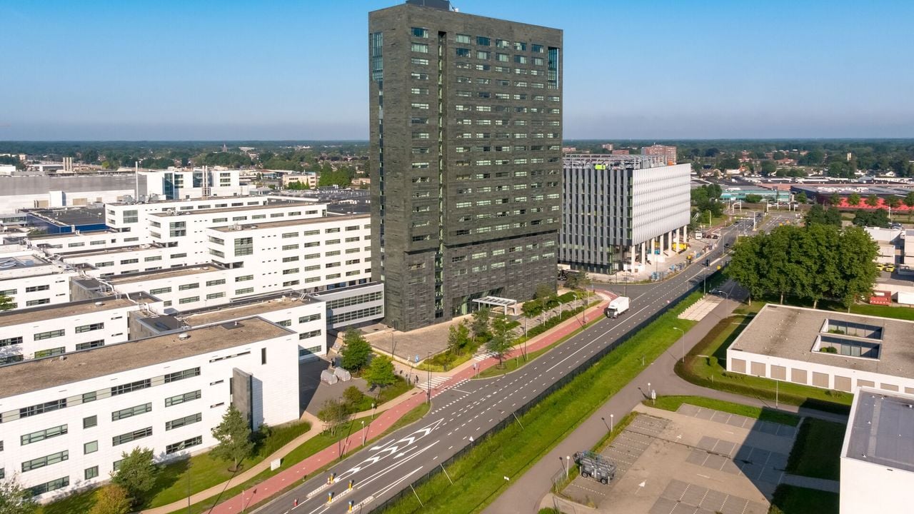 Het hoofdkantoor van chipmachinefabrikant ASML in Veldhoven (foto: ASML).