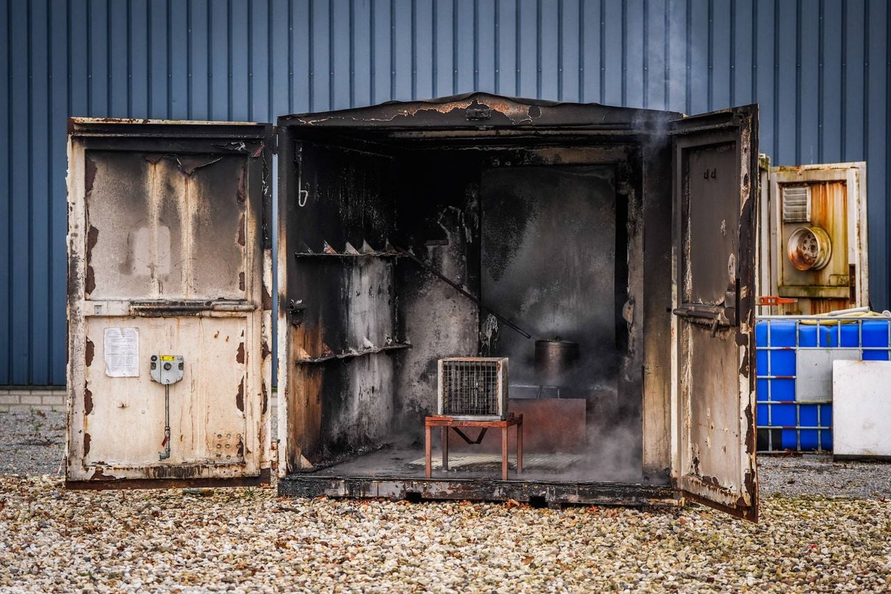 Brand tijdens oefening op industrieterrein Ekkersrijt (foto: Persbureau Heitink).