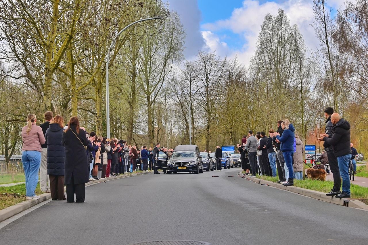 De indrukwekkende erehaag (Foto: Rico Vogels/SQ Vision).