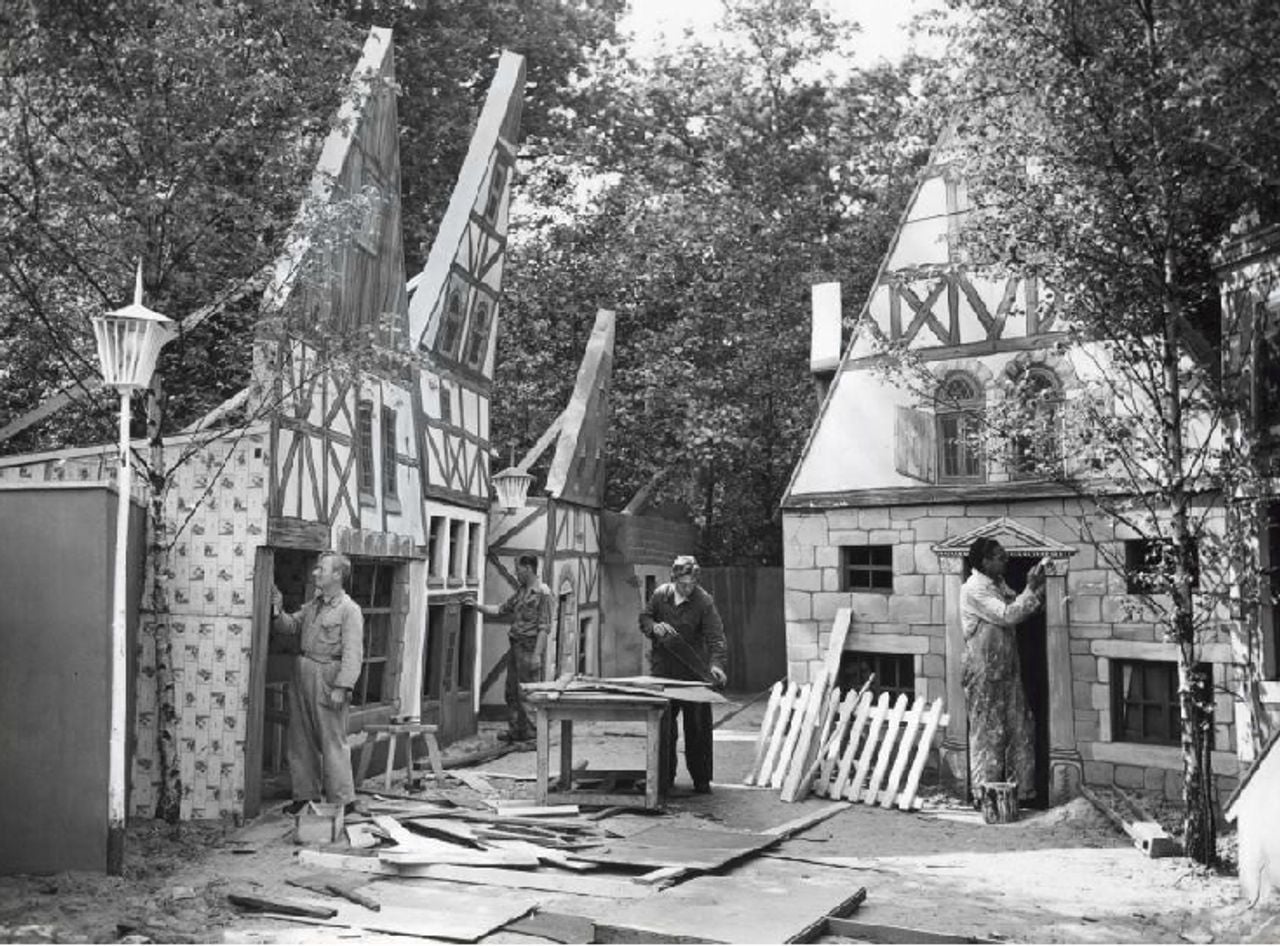De huisjes in de Eindhovense sprookjestuin (foto: Eindhoven in Beeld).