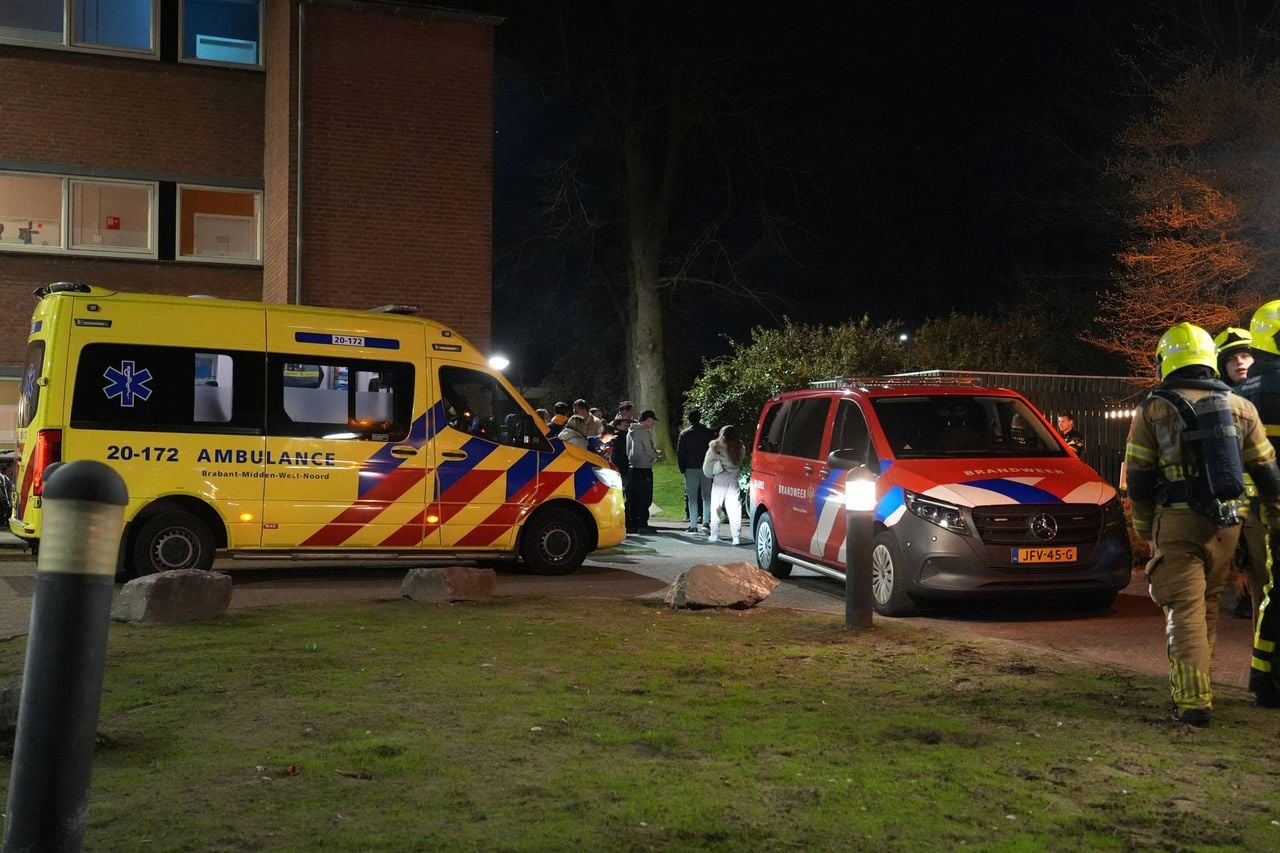 Grote brand in appartementencomplex (foto: Jeroen Stuve / Persbureau Heitink).