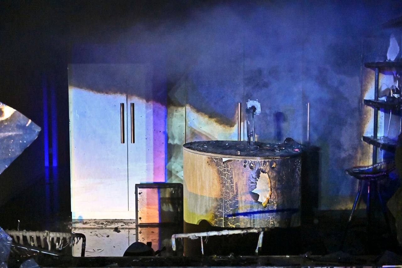 Ravage in het pand na explosie (foto: Rico Vogels / Persbureau Heitink).