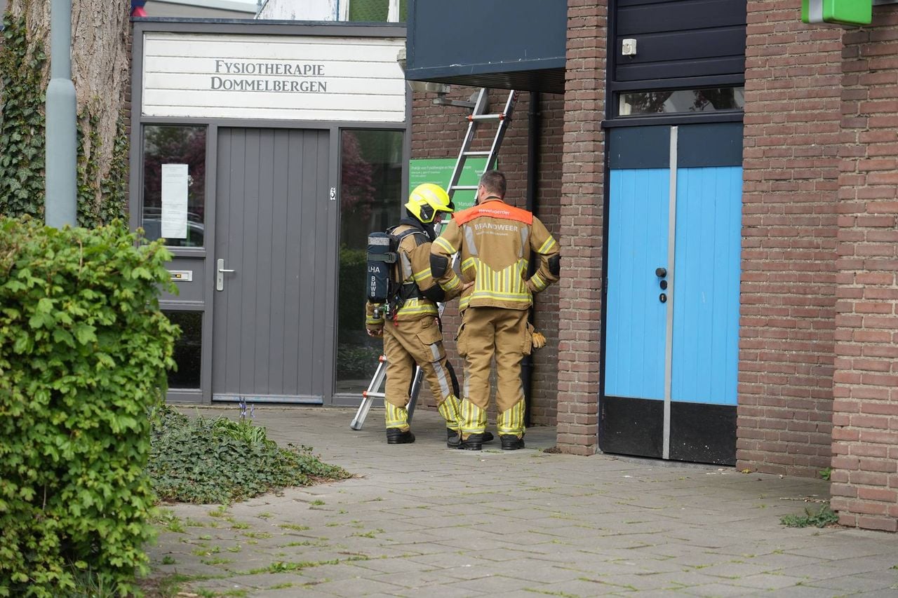 Apotheek ontruimd door gaslek in Oosterhout (foto: Jeroen Stuve/Persbureau Heitink).