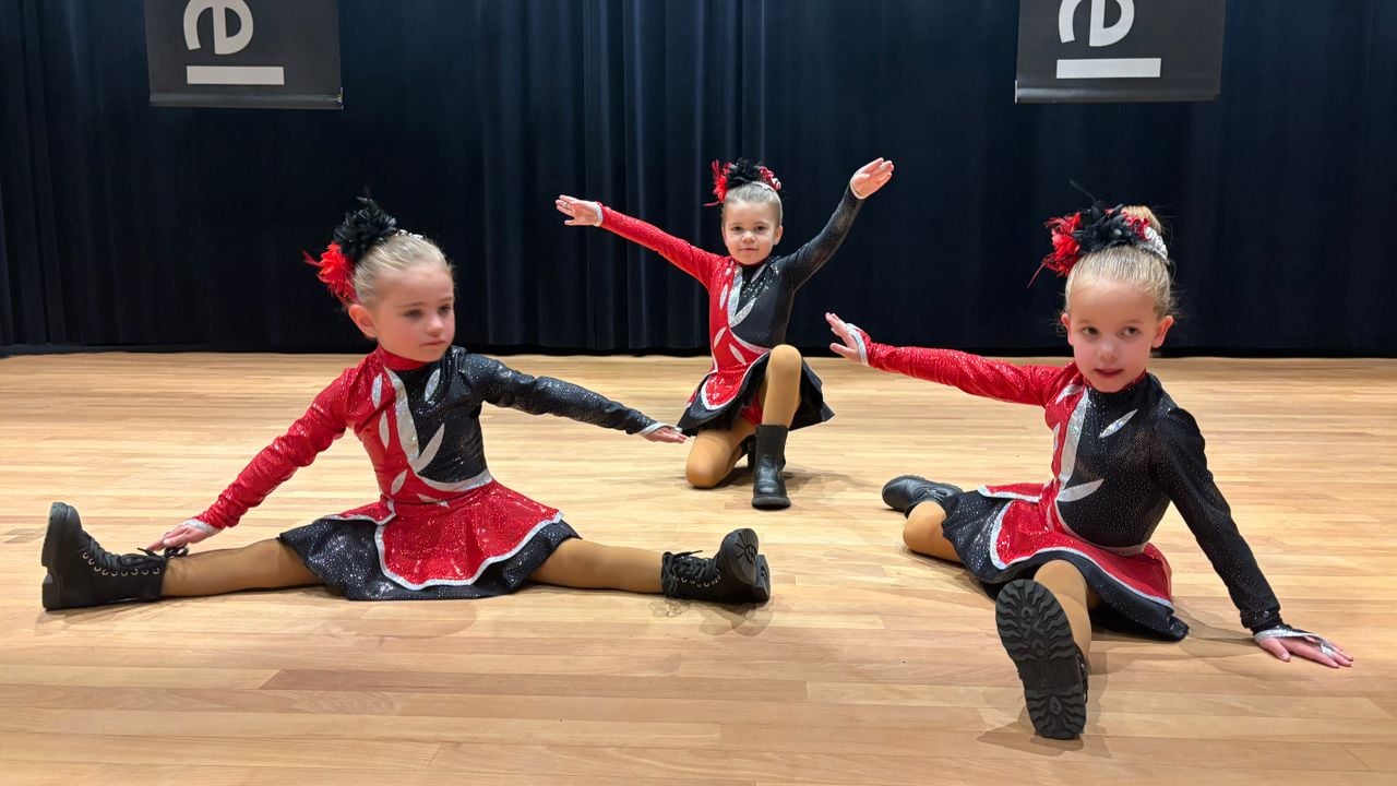 De allerjongste dansmarietjes van E.C.V. De Heipoort (Foto: Alice van der Plas)