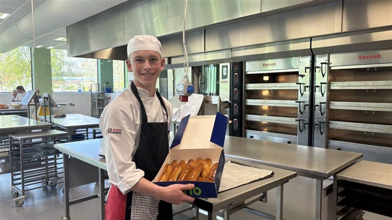 Student Kars Erven hoopt op een prijs met zijn klassieke Brabantse Worstenbroodje (foto: Omroep Brabant).