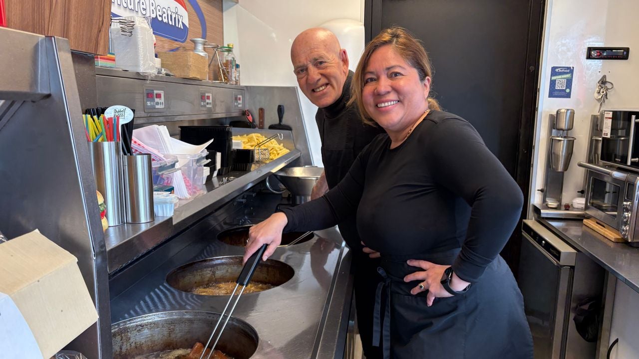 Nuccio en Karina van Friture Beatrix zien uit naar de komst van ASML (foto: Rogier van Son). 