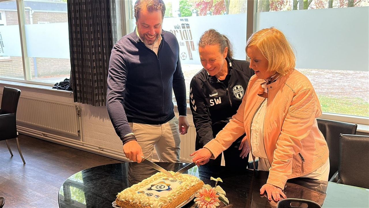 Jelle Lubberts (Blauw Geel'38), Sabine van de Wetering (vv Gemert) en Marie-Louise van de Burgt (UDI'19).