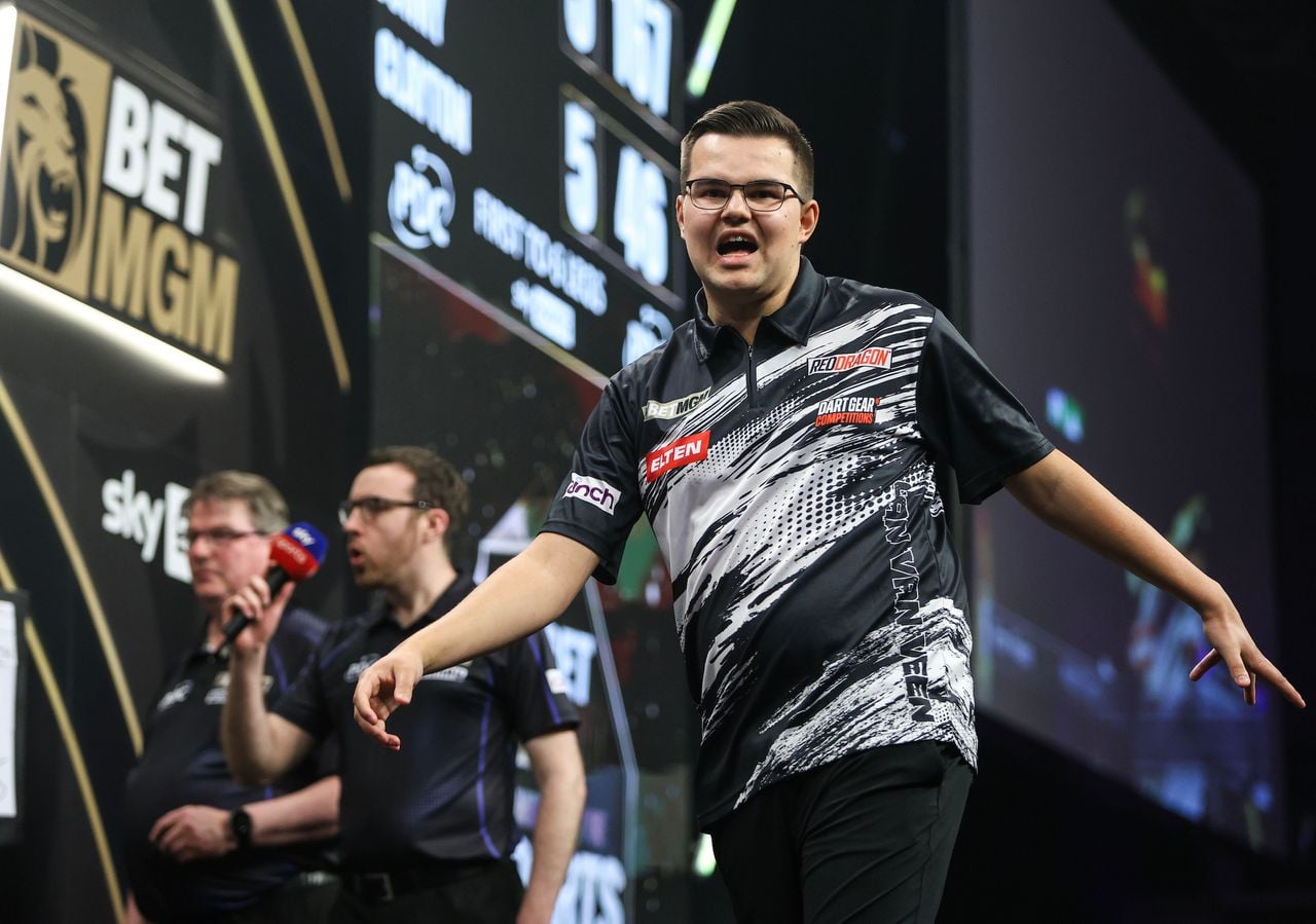 Gian van Veen bezet na de twaalfde speelronde in de Premier League darts de vijfde plaats in het klassement (foto: PDC).