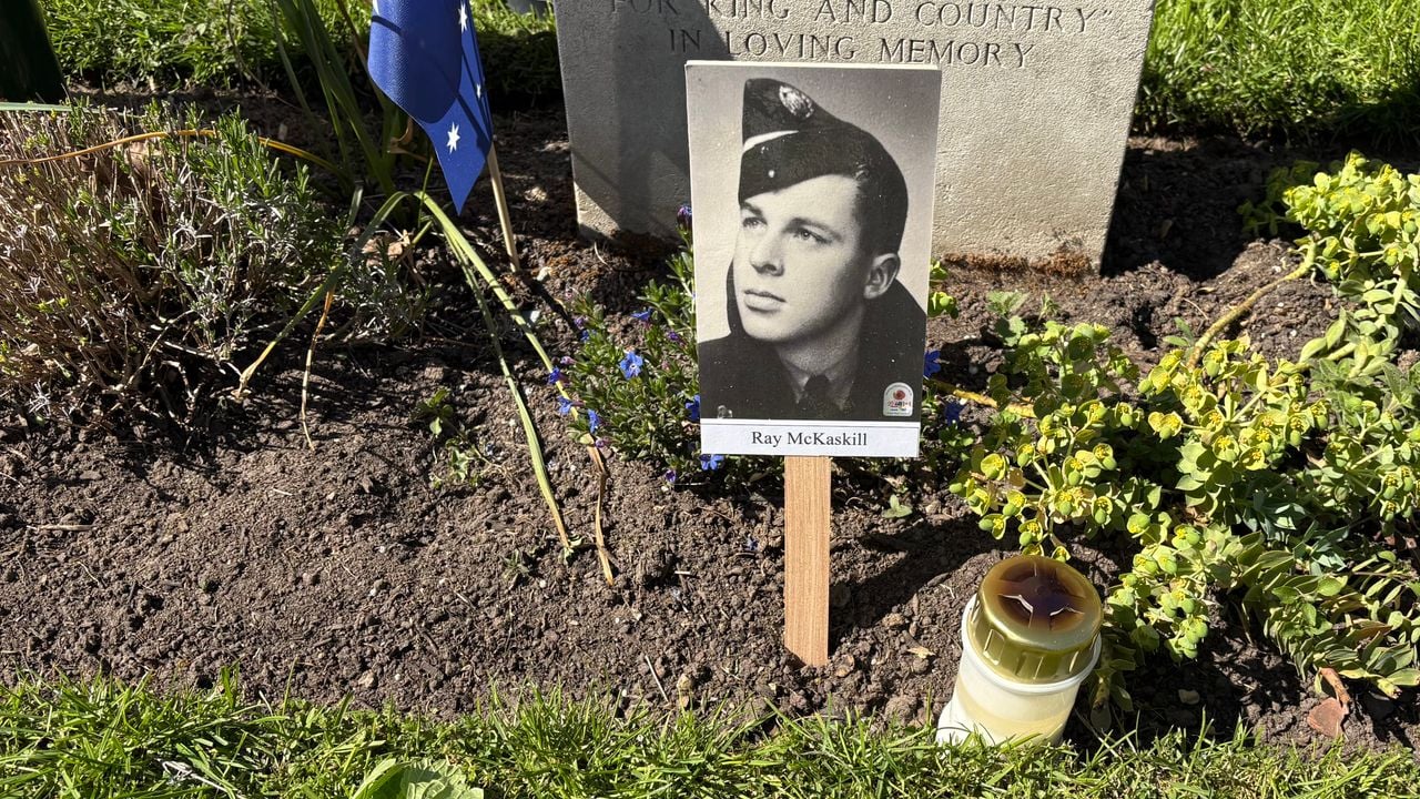 Het graf van de 19-jarige Ray McKaskill (Foto: Alice van der Plas)