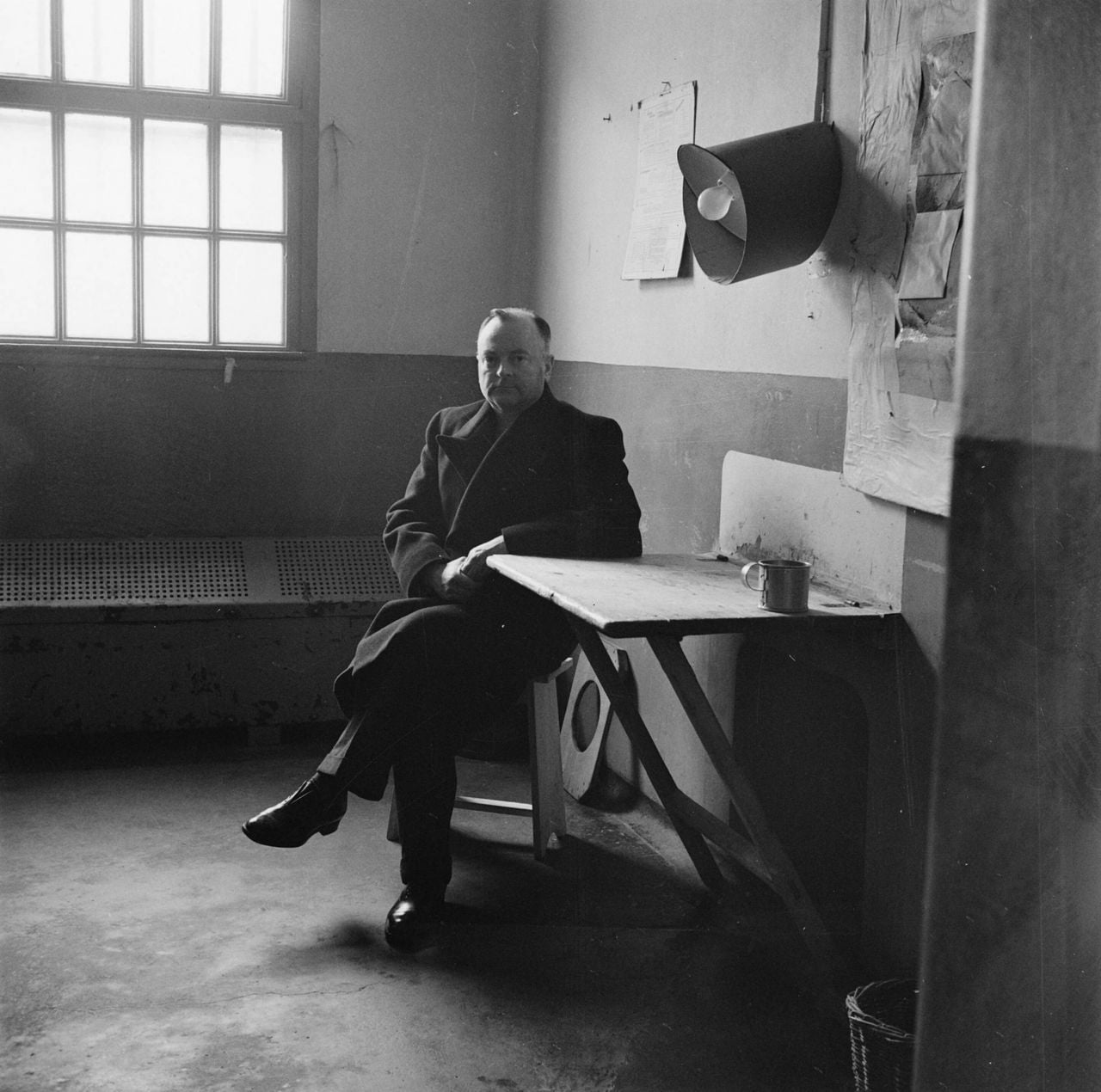 Anton Mussert in zijn cel (Fotocollectie Anefo / Nationaal Archief)