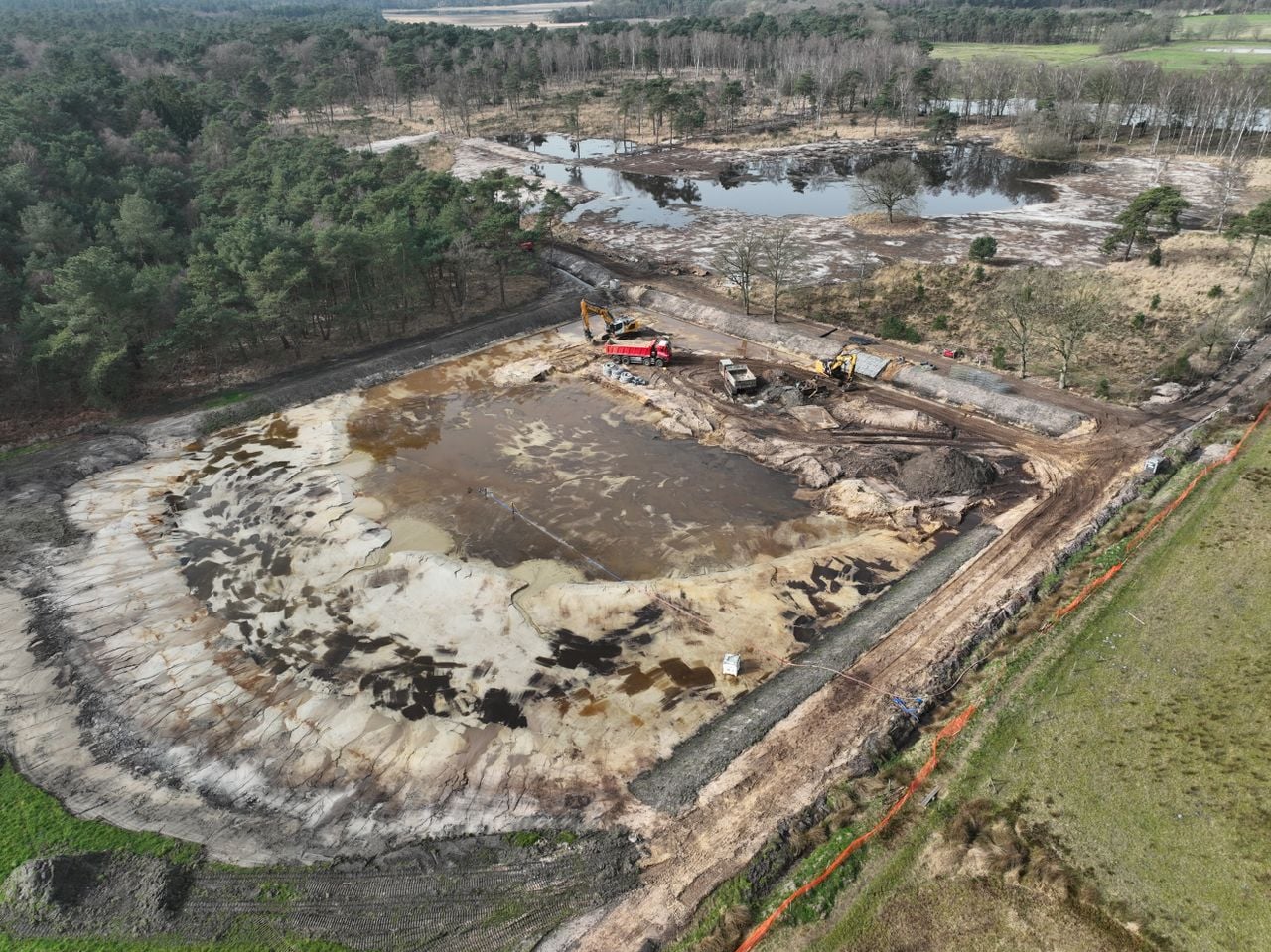 Het filter is geplaatst om te voorkomen dat meststoffen als fosfaat in de natuur belanden (foto: Grenspark Kalmthoutse Heide).