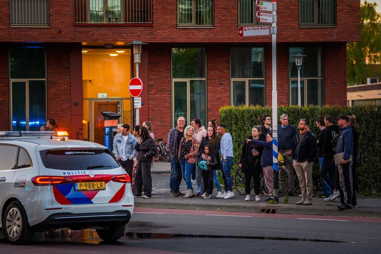 Het gebouw werd ontruimd (foto: Persbureau Heitink).