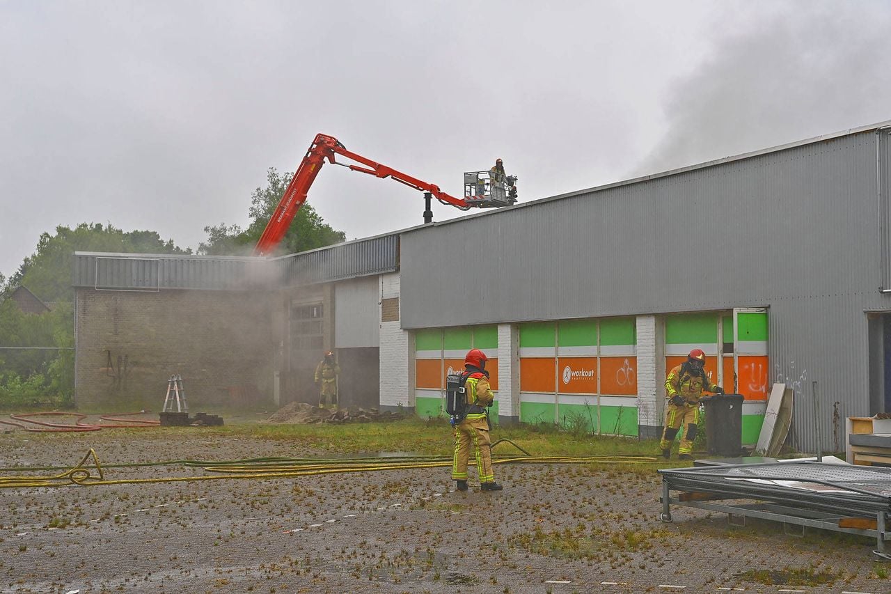 Brand in leegstaand pand Valkenswaard (foto: Rico Vogels / Persbureau Heitink). 