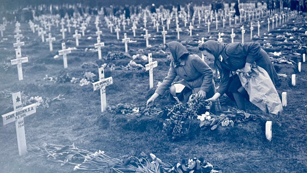 Tot in de jaren vijftig stonden de veldkruizen nog boven de graven van de gesneuvelde militairen (foto: bezoekerscentrum Bergen op Zoom)