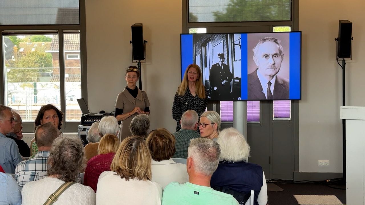 Kleindochter Marian Coppens (l) vertelt over haar opa 