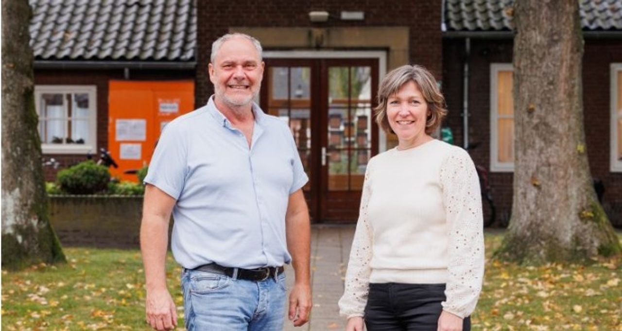 Fons van Hove en zijn collega Helma runnen samen het Aquinohuis in Bergeijk (foto: Aquinohuis).