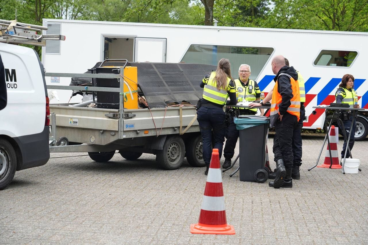 Grote politiecontrole in Dongen (foto: Jeroen Stuve / Persbureau Heitink). 
