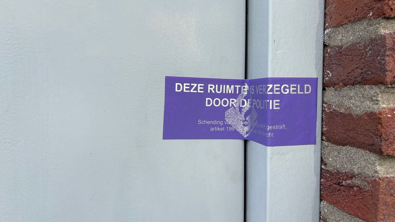 De verzegeling op het huis in Kaatsheuvel.