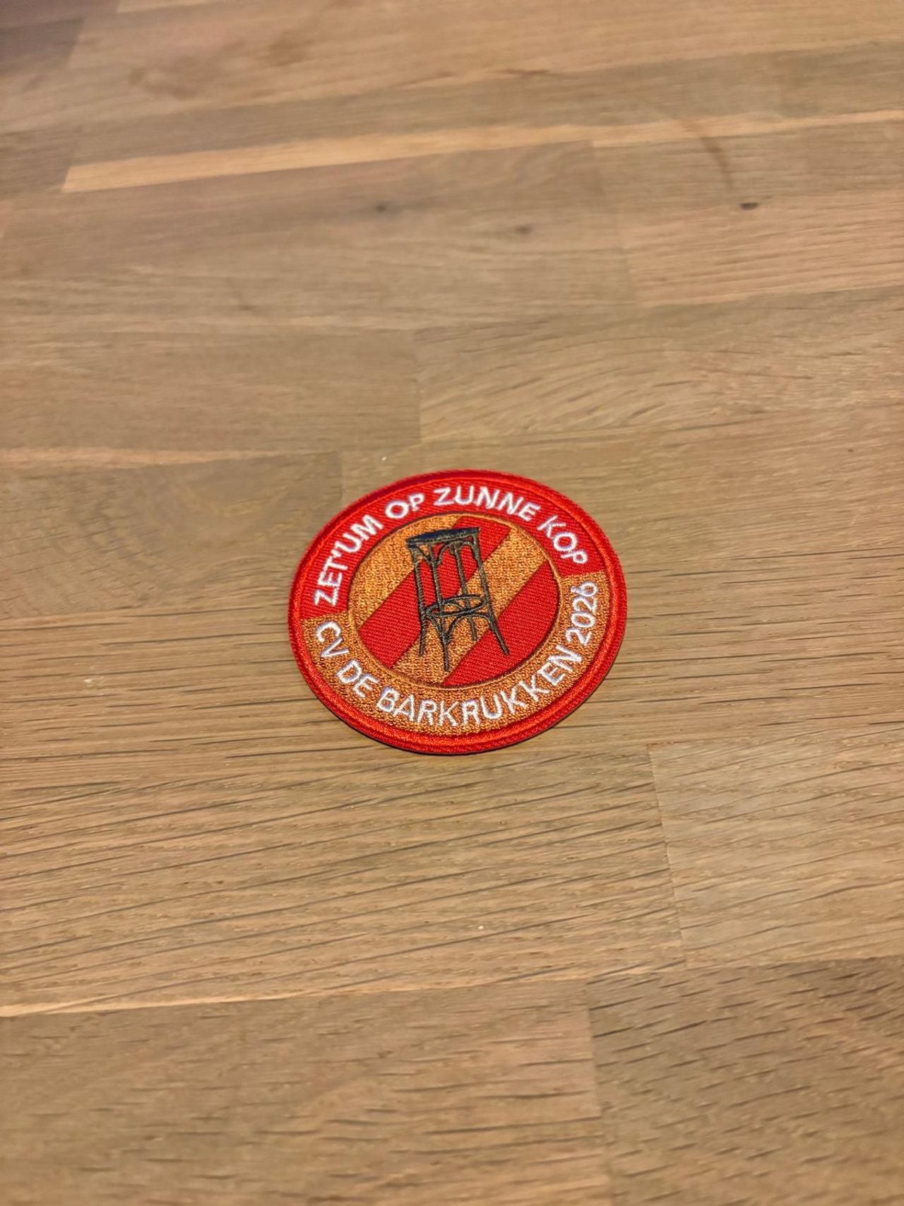 Het embleem van de onofficiële carnavalsvereniging (Privéfoto).