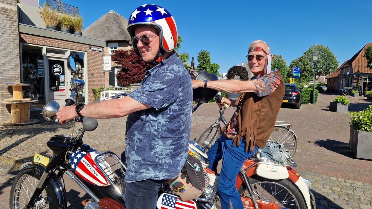 Adrie van Zuijlen op zijn Amerikaanse brommer (foto: Tom Berkers).