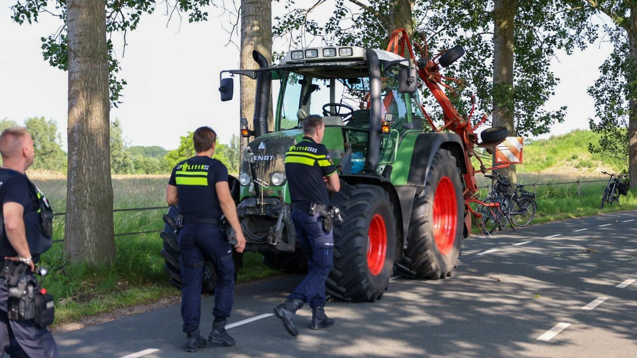 De bestuurder zou de fietser mogelijk over het hoofd hebben gezien (foto: Addy Smits / Persbureau Heitink).